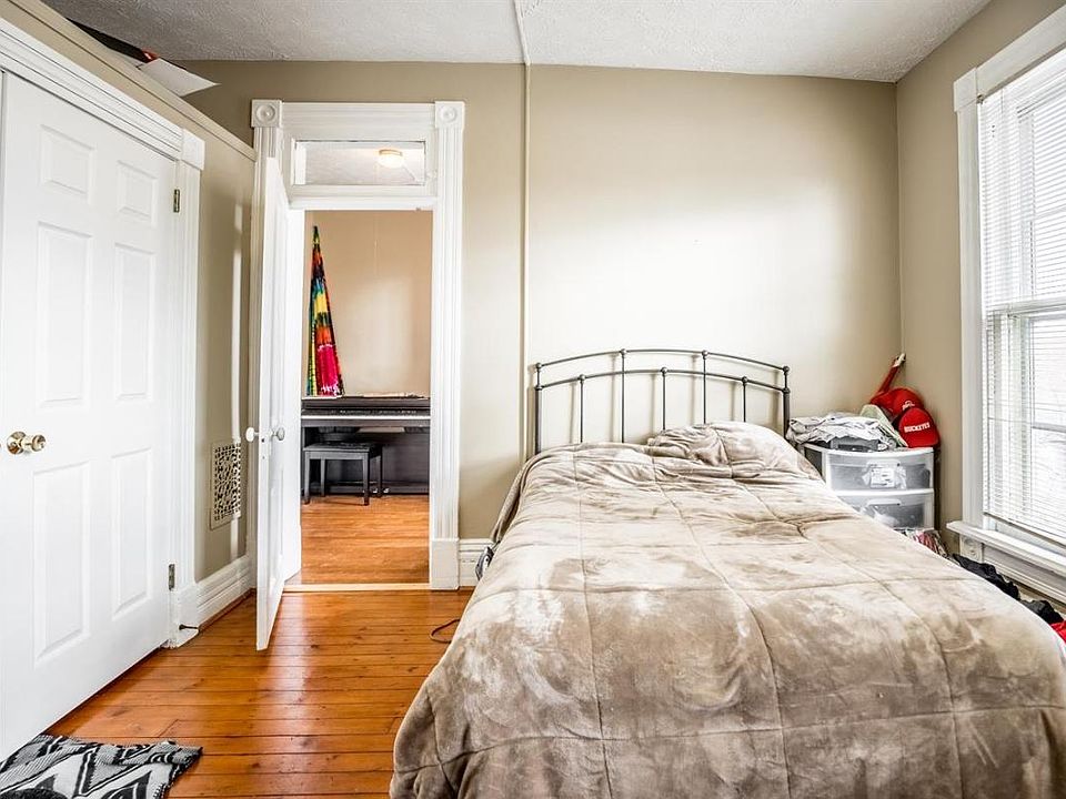 1st image of 90 W Greenwood Ave #B