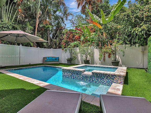 5th image of 1111 SW 18th Ct