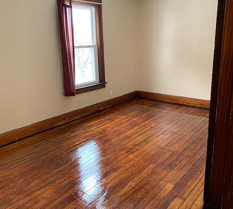 5th image of 465 W North St