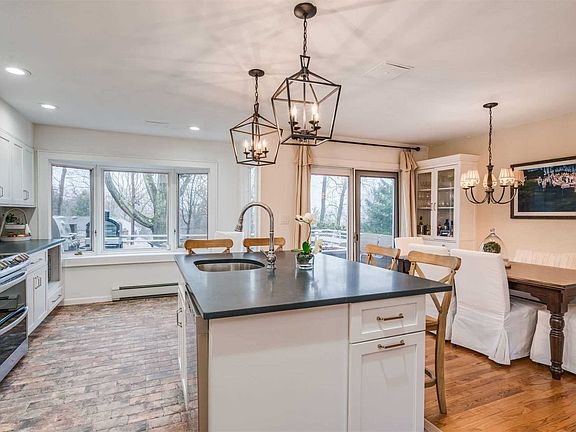 3rd image of 42 Norfolk Dr