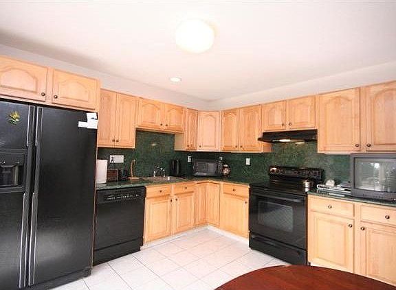 3rd image of 807B Heritage Hills Dr