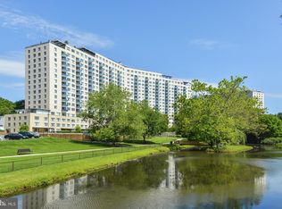 10401 Grosvenor Pl APT 621, Rockville, MD 20852