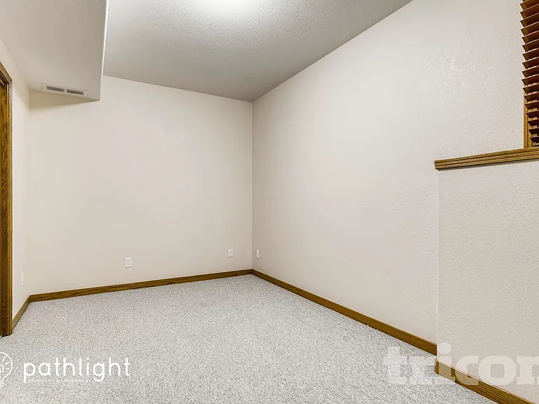 19975 Doewood Dr — Photo 10
