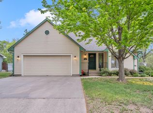 928 Chestnut St, Halstead, KS 67056