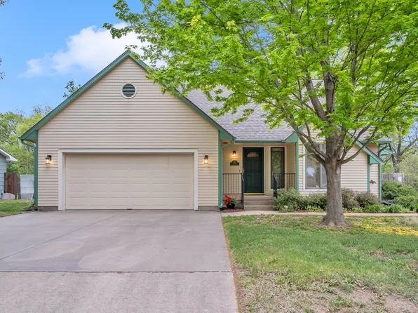 928 Chestnut St, Halstead, KS 67056