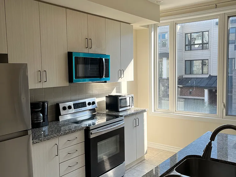 3037 Cascade Cmn — Photo 2