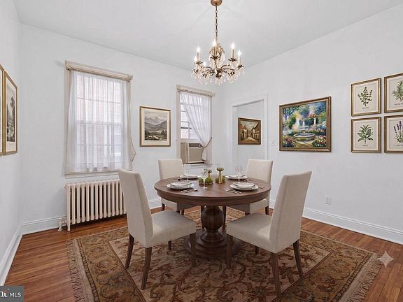 5th image of 610 Tewkesbury Pl NW