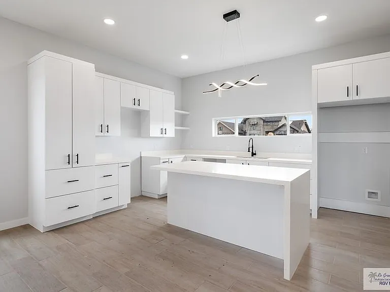 6217 Mackenna Dr — Photo 9