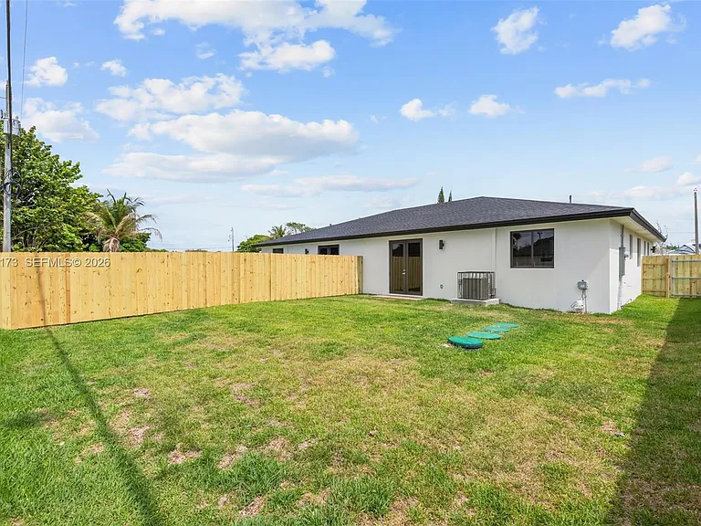 11086 SW 219th St — Photo 20