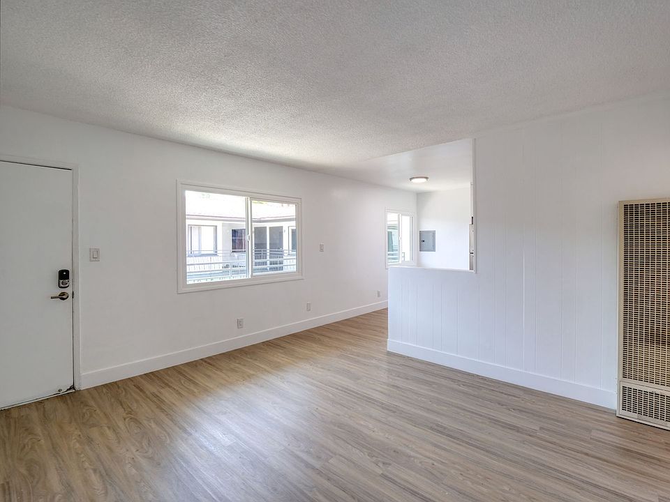 2nd image of 3926 Gibraltar Ave APT 3