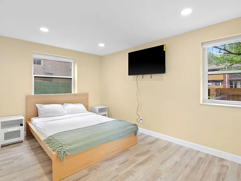 1182 Calley Dr #1 — Photo 10