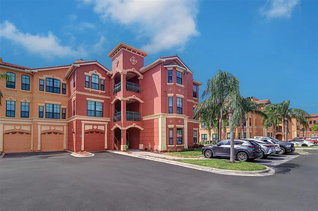 2 bed, 2.0 bath, 1198 sqft, $2,400 — Photo 1