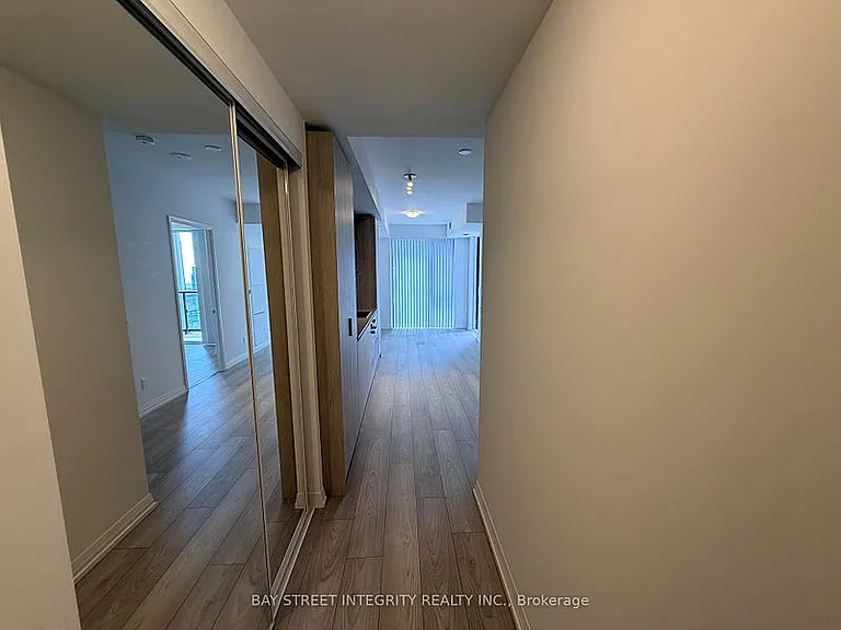 400 King St W #1912 — Photo 4