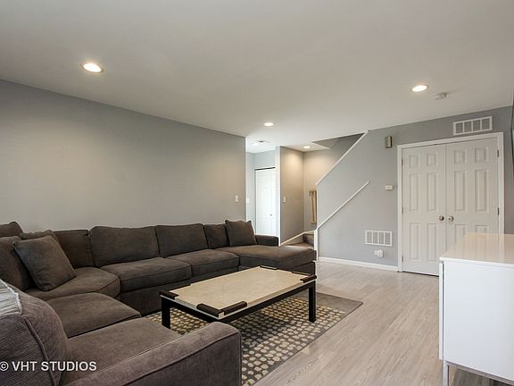 3rd image of 1003 Hayes Ct