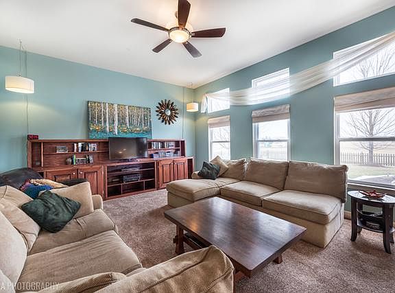 3rd image of 805 Bach Ct