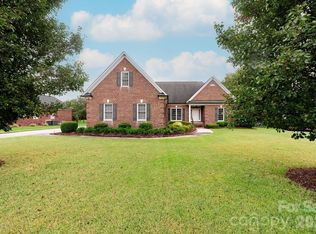 7060 Bovine Ln, Harrisburg, NC 28075