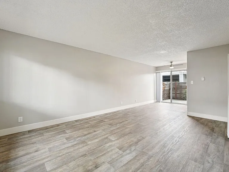 The Valley Apartments — Photo 48