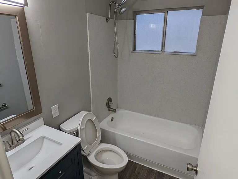 Arden Fair Apartments — Photo 9
