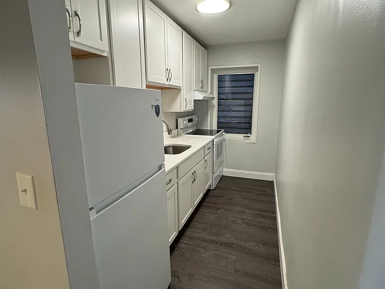 727 Main - 733 Rear — Photo 13