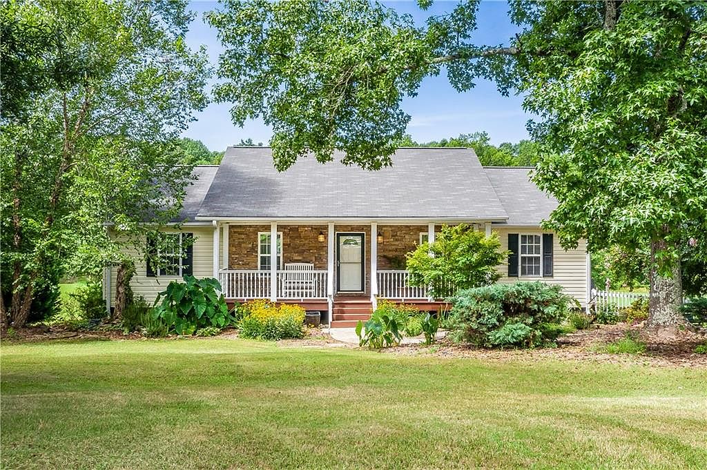 371 Kiley Dr, Hoschton, GA 30548 | Zillow