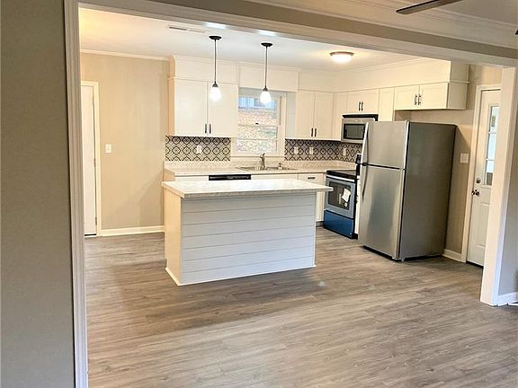 4th image of 1605 58th Ave E