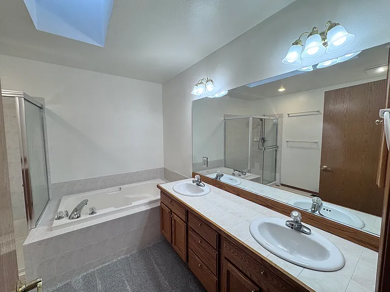 4631 NE 7th Pl — Photo 17