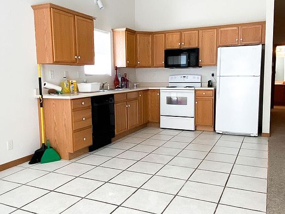 5th image of 2365 Edison Dr
