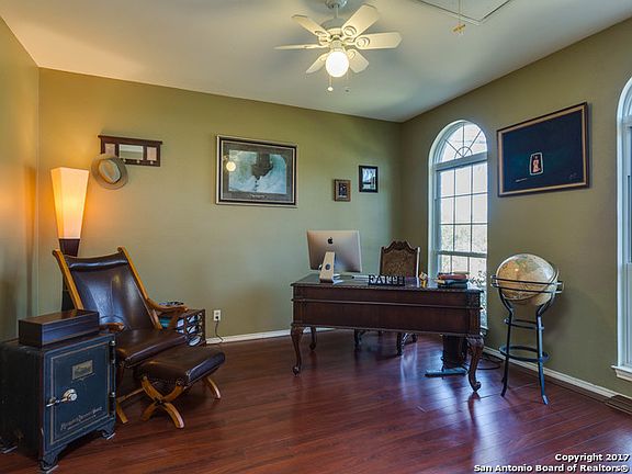 2nd image of 923 Amberstone Dr