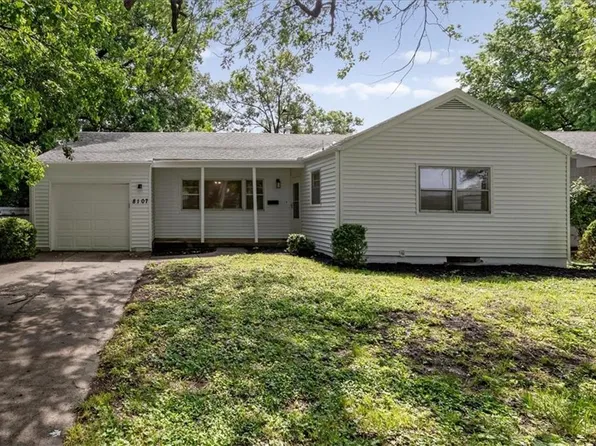 8107 Walnut St, Kansas City, MO 64114