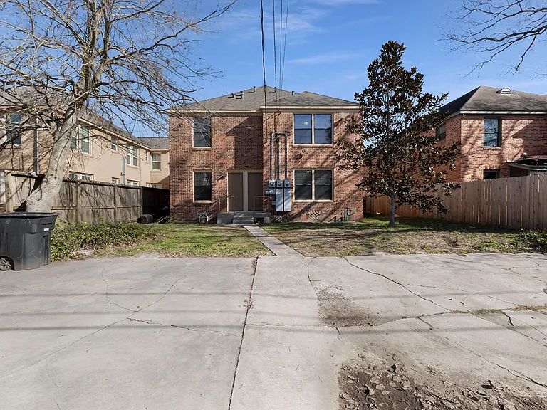 2306 Blodgett St #2 — Photo 12