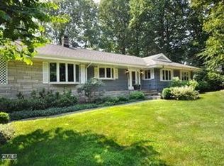 80 Richard Pl, Fairfield, CT 06824