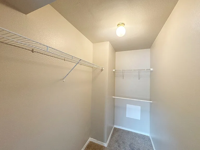 Bay - Closet