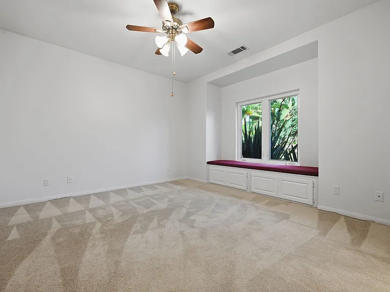 996 Valencia Ave — Photo 17