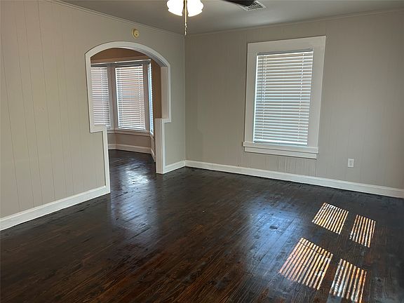5th image of 1008 1st Ave