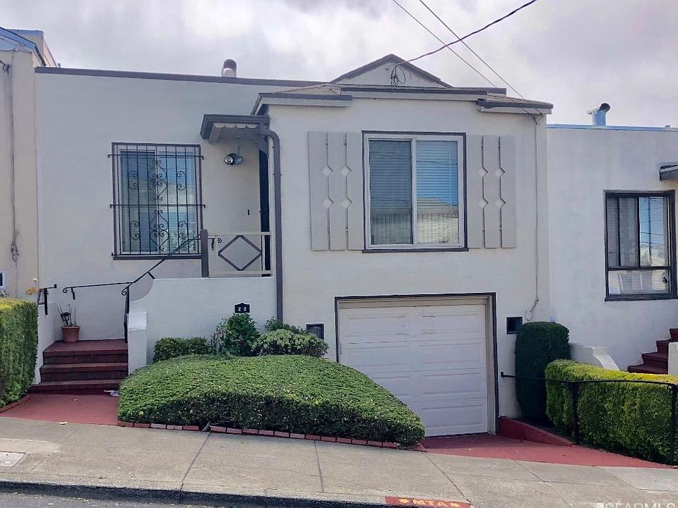 1st image of 22 Stoneybrook Ave
