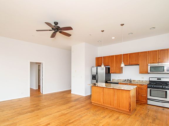 5th image of 1001 N Milwaukee Ave APT 303