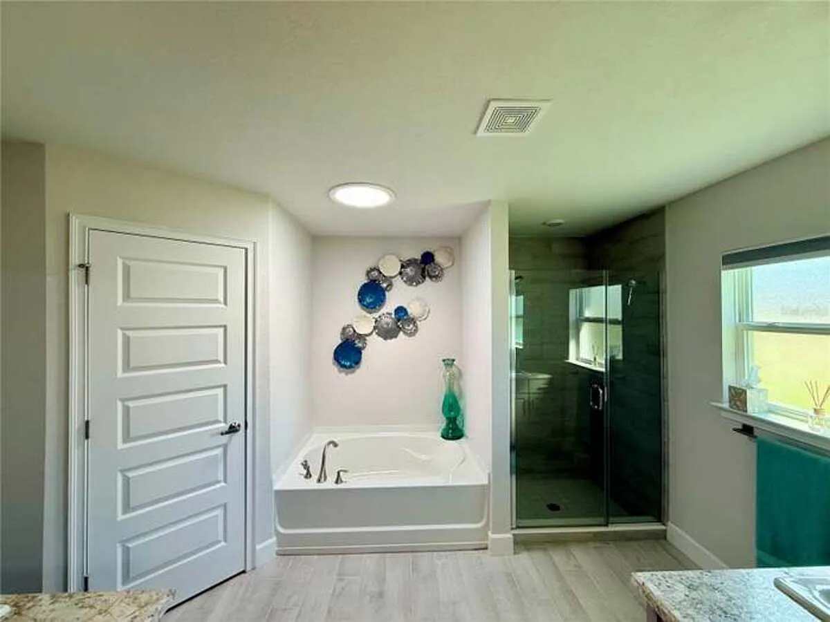 3 bed, 2013 sqft, $1,650 — Photo 4