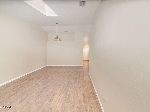 5th image of 3024 Oak Hammock Dr