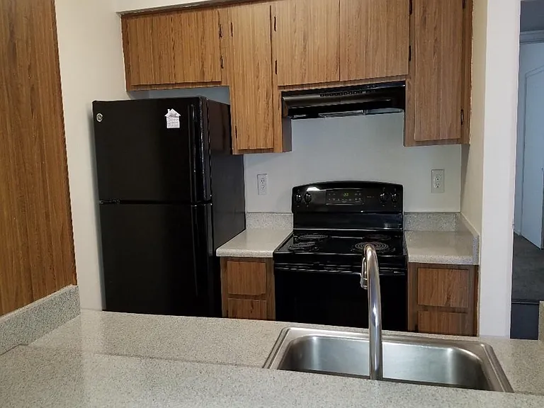 Eastridge Apartments — Photo 27