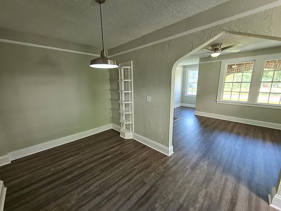 3rd image of 2329 Highland Ave