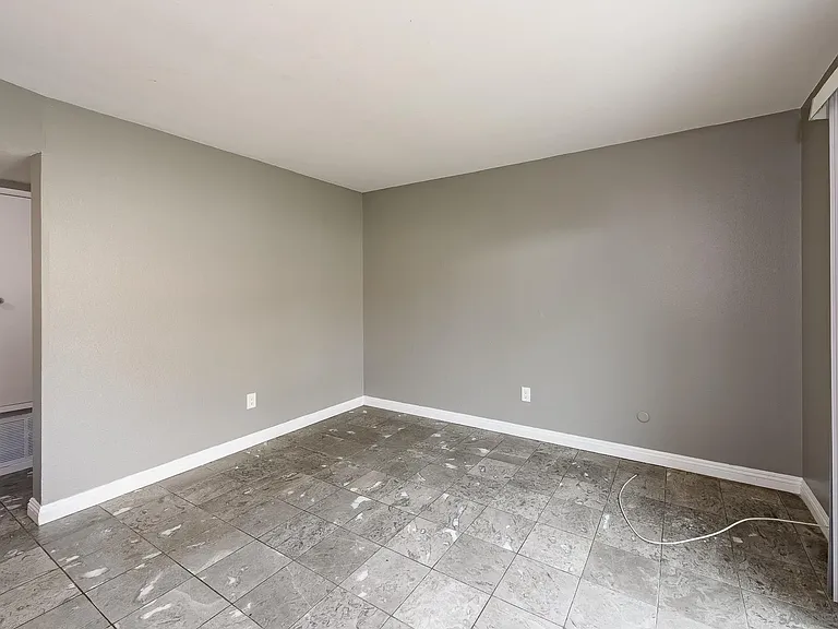 1045 Fuchsia Ln — Photo 13