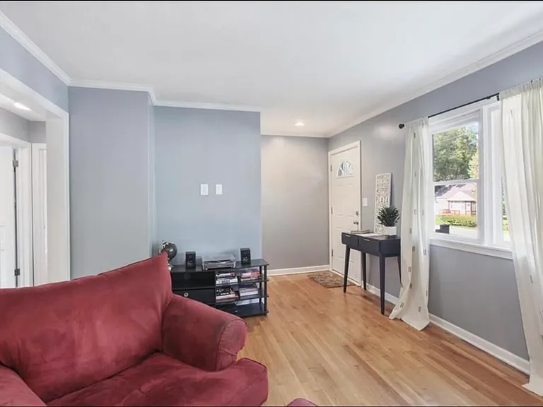 7933 Jefferson St — Photo 18