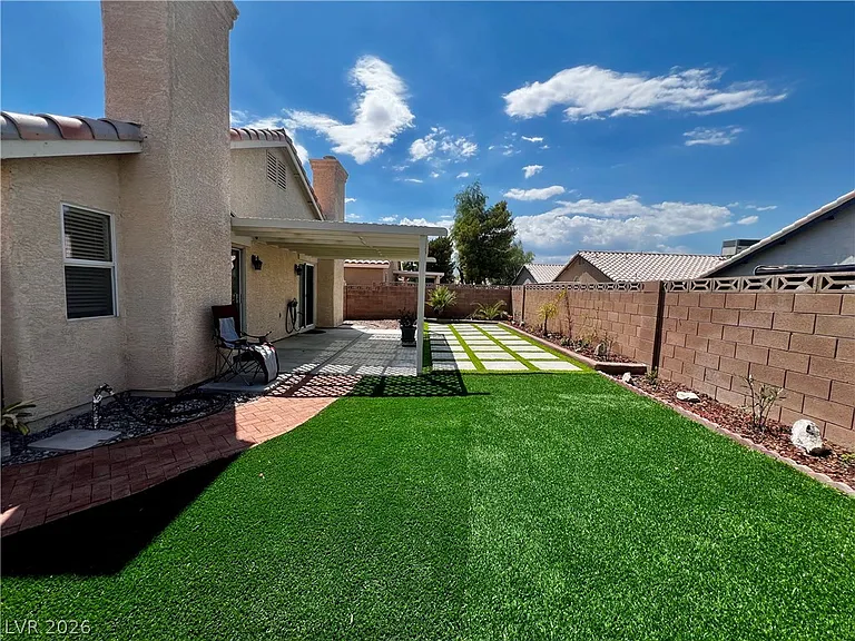 7100 Village Shore Ct — Photo 4