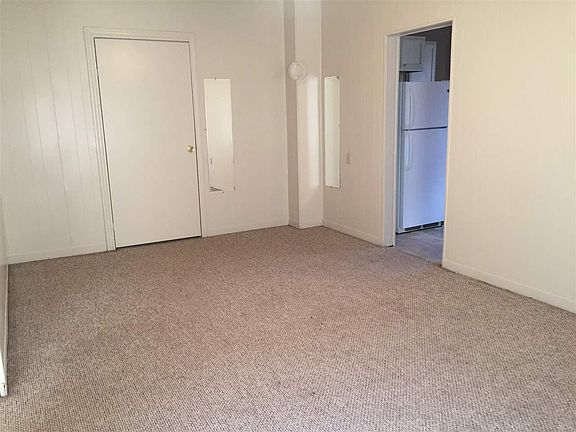 4th image of 668 Beaumont Ave