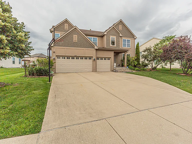 1396 Conrad Ln — Photo 32