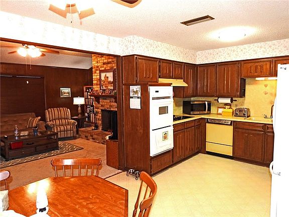 5th image of 1909 Kirkwood Cir