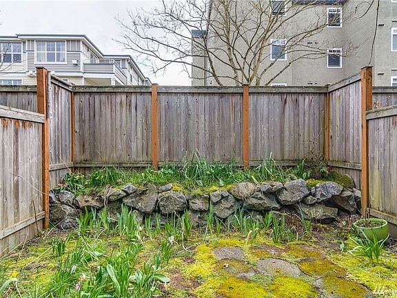 5th image of 10546 Midvale Ave N Unit B