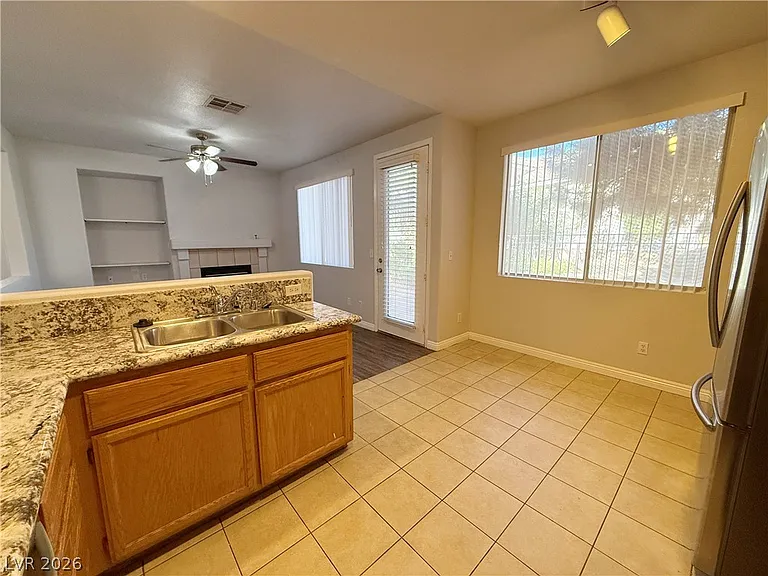 2185 Polynesia Cir — Photo 14