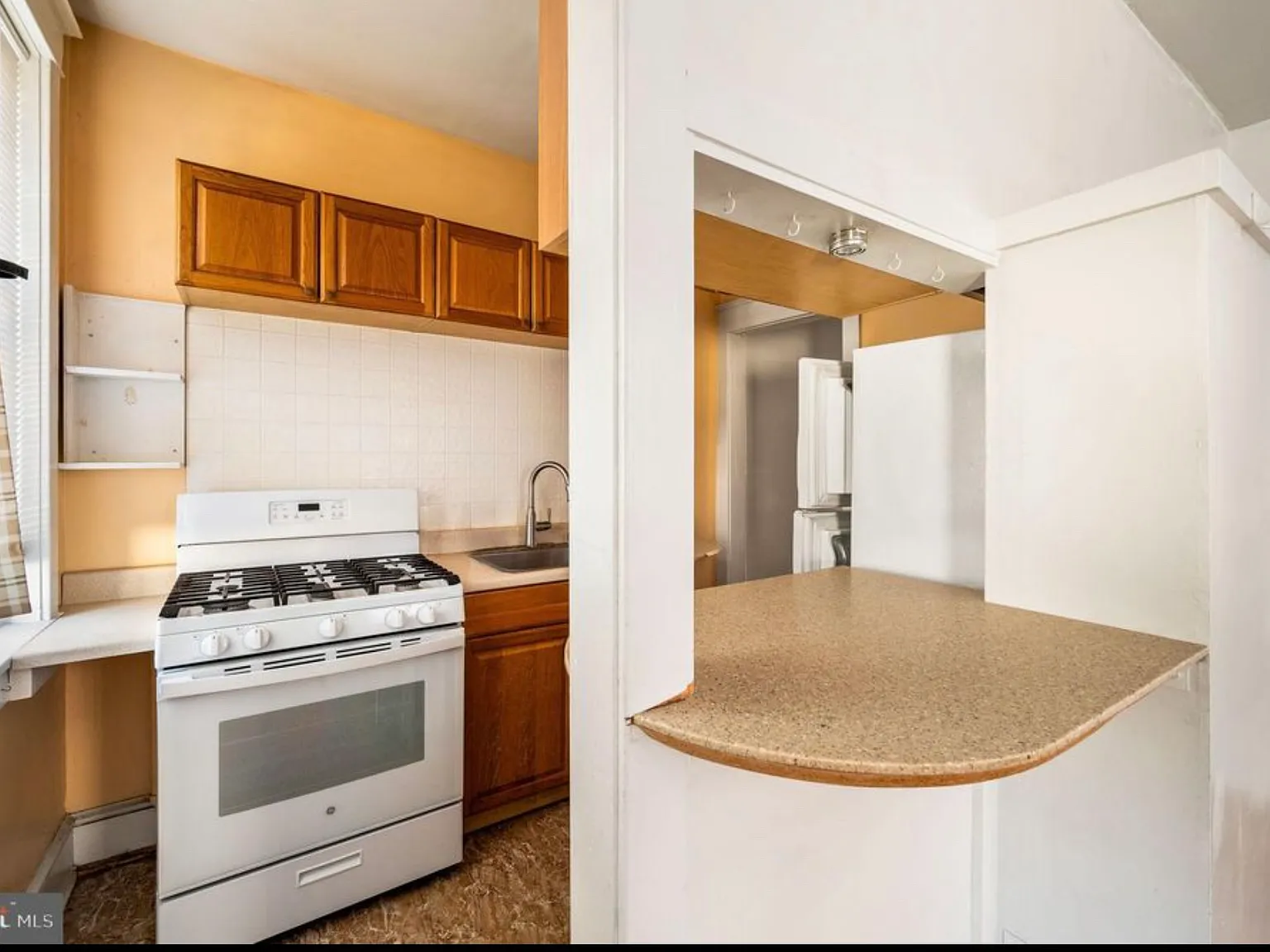 2 bed, 840 sqft, $1,400 — Photo 3