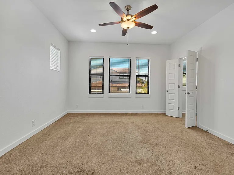 1162 N Olive St — Photo 18
